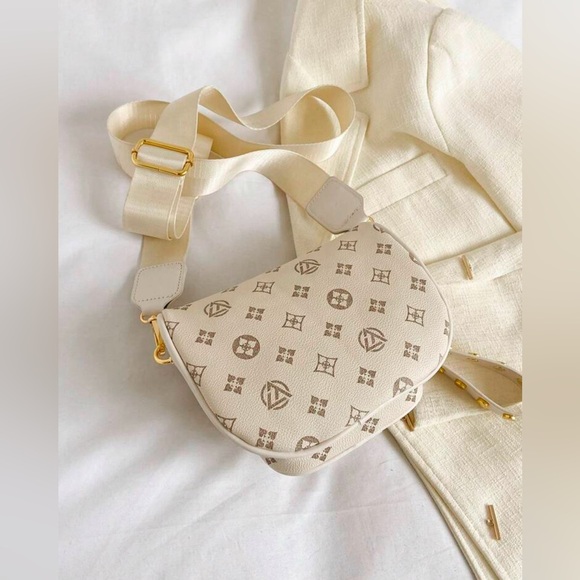 New Classy Crossbody Bag - Picture 4 of 4